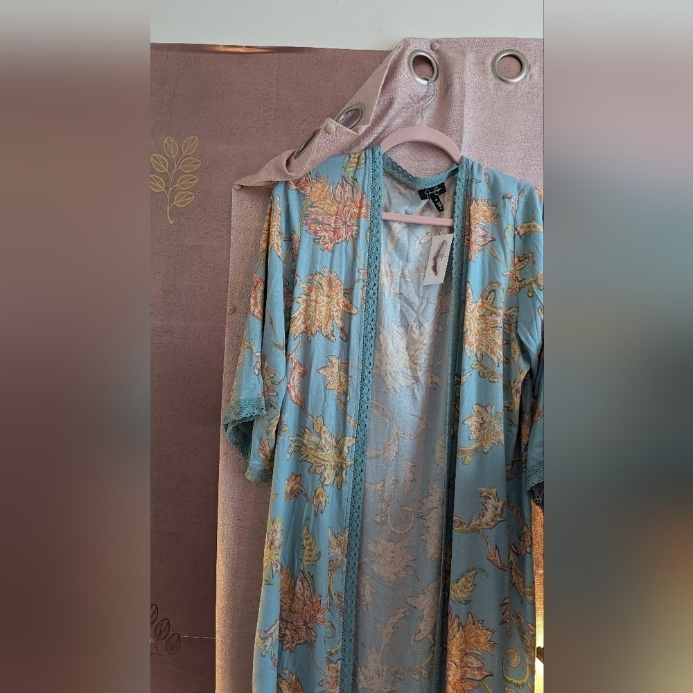 Jessica Simpson Blue Paisley floral robe with ruffle detail size Medium‎